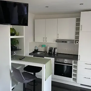 Apartment Mit Fussbodenheizung Nahe Messe, Gratis Parkplatz Und Abstellplatz E - Bike